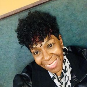 Meet your Posher, Clarine